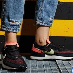 Nike Waffle One Women's Sz 8 Black Magic Ember  Athletic Running Shoes